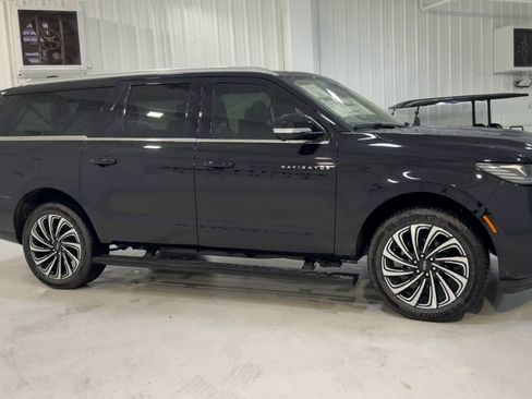 New 2025 Lincoln Navigator L Black Label image 3