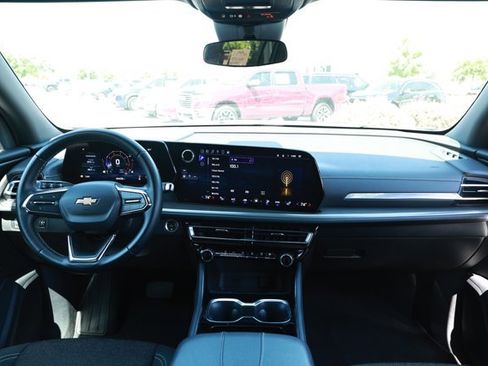 Used 2024 Chevrolet Traverse LT FWD image 29