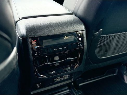 Used 2023 Jeep Grand Cherokee L Limited image 27