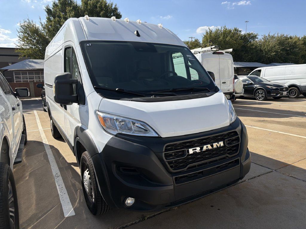 Used 2024 RAM ProMaster 2500 w/ Convenience Group FWD image 2