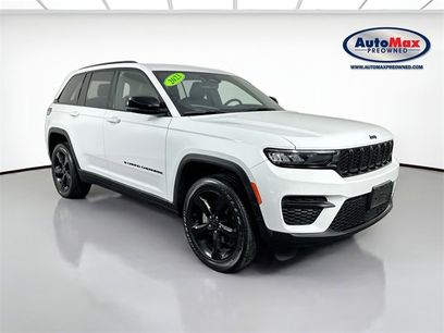 Used 2023 Jeep Grand Cherokee Altitude