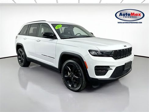 Used 2023 Jeep Grand Cherokee Altitude image 1