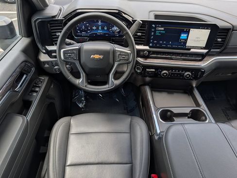 Used 2024 Chevrolet Silverado 2500 LTZ w/ LTZ Plus Package AWD/4WD image 17
