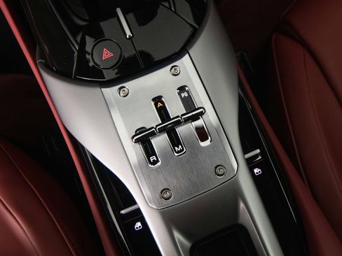 Certified 2025 Ferrari 12Cilindri RWD image 27