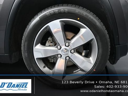 Used 2015 Jeep Grand Cherokee Limited w/ Trailer Tow Group IV AWD/4WD image 43