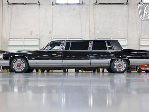 Used 1992 Cadillac Brougham image 21