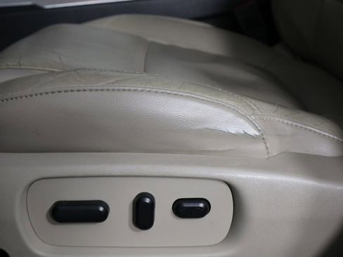 Used 2014 Ford Explorer XLT w/ Equipment Group 202A image 24