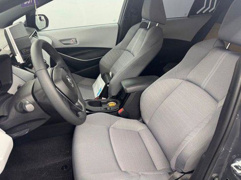 Certified 2025 Toyota Corolla SE w/ SE Premium Package FWD image 9