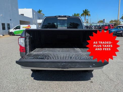 Used 2018 Nissan Titan SV image 13