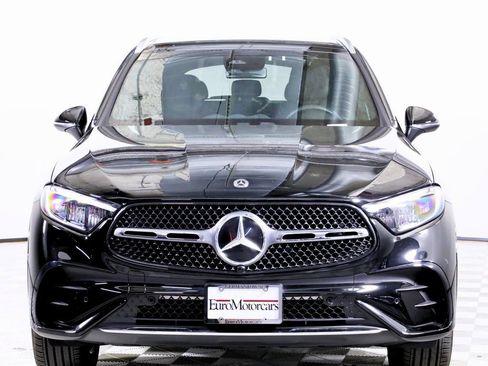 Used 2025 Mercedes-Benz GLC 300 4MATIC image 2