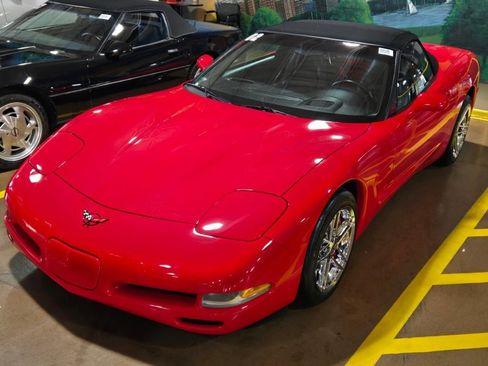 Used 2002 Chevrolet Corvette Convertible w/ Preferred Equipment Group2 image 6