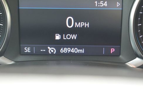 Used 2023 Chevrolet Equinox Premier AWD/4WD image 13