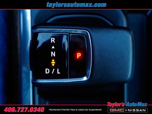 Used 2023 Chevrolet Silverado 1500 High Country w/ Technology Package image 32