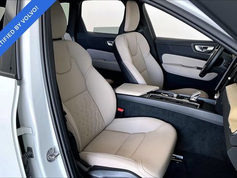 Certified 2026 Volvo XC60 B5 Plus AWD/4WD image 8