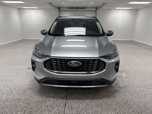 Used 2024 Ford Escape Platinum image 3