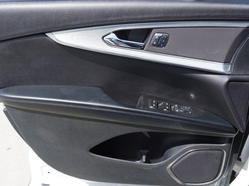 Used 2016 Lincoln MKX Premiere w/ Cargo Accessories Package FWD image 21