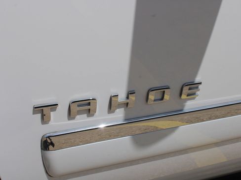 Used 2010 Chevrolet Tahoe LTZ RWD image 12