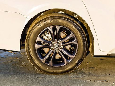 Used 2024 Toyota Sienna XSE w/ XSE Plus Package image 11