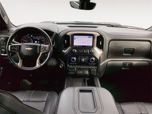 Used 2022 Chevrolet Silverado 2500 High Country w/ Z71 Off-Road Package image 10