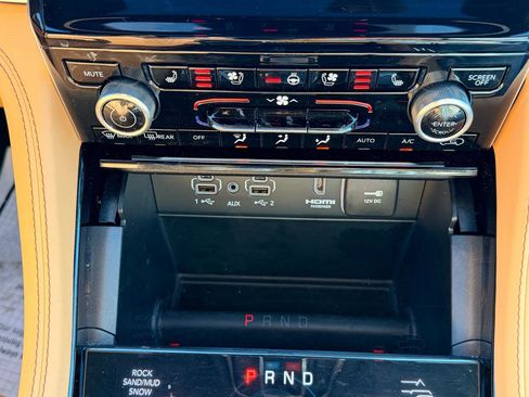 Used 2025 Jeep Grand Cherokee Summit image 32