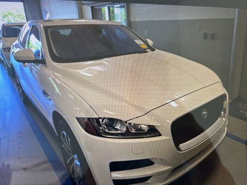 Used 2020 Jaguar F-PACE Premium AWD/4WD image 20