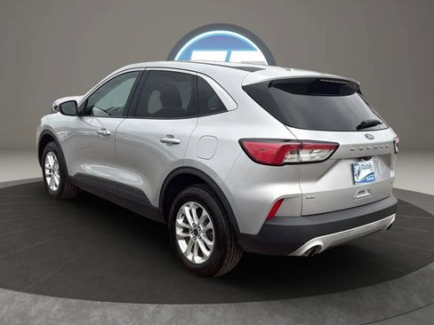 Used 2020 Ford Escape SE image 13