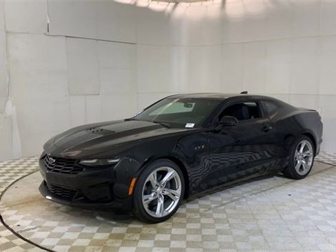 Used 2023 Chevrolet Camaro LT image 4