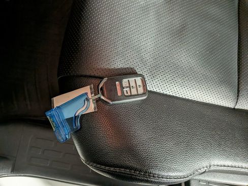 Used 2016 Honda Pilot Elite image 39