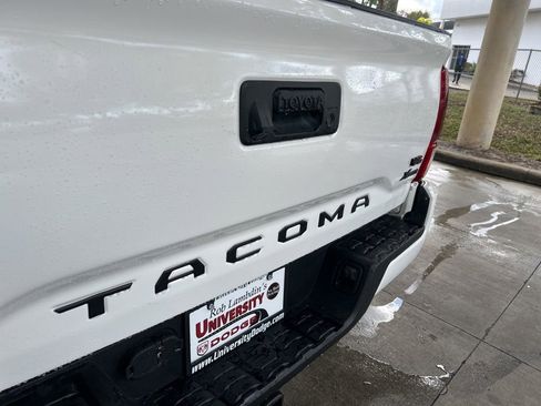 Used 2022 Toyota Tacoma SR5 image 18