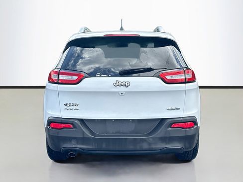 Used 2016 Jeep Cherokee Latitude w/ Cold Weather Group AWD/4WD image 8