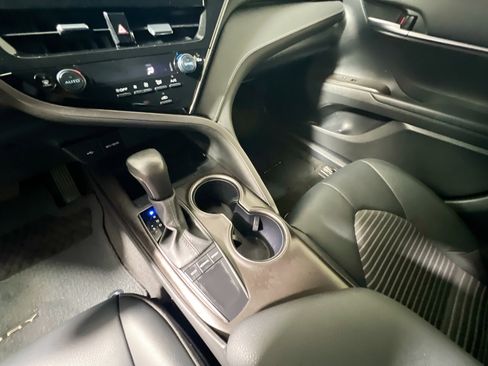 Used 2024 Toyota Camry SE w/ Convenience Package image 26