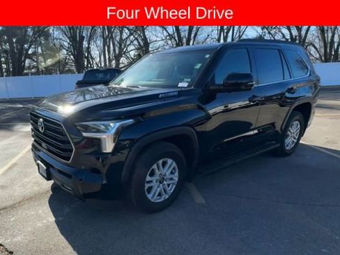 Used 2025 Toyota Sequoia SR5 image 4