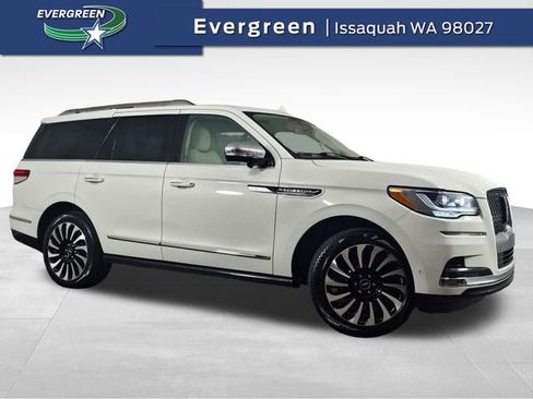 Used 2022 Lincoln Navigator Black Label image 1