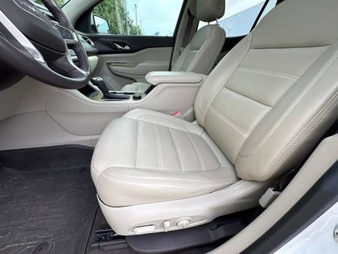 Used 2019 GMC Acadia Denali w/ Technology Package FWD image 10