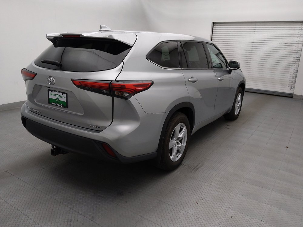 Used 2021 Toyota Highlander LE AWD/4WD image 9