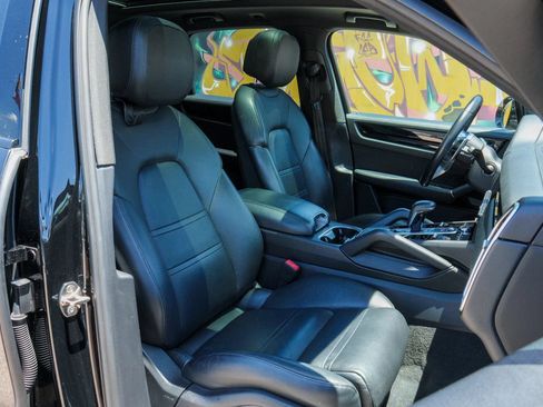 Used 2019 Porsche Cayenne S AWD/4WD image 25