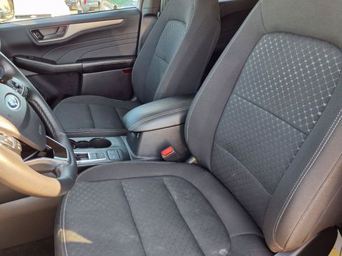 Used 2024 Ford Escape Active AWD/4WD image 3