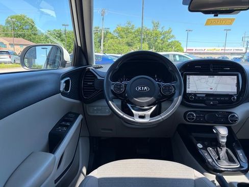 Certified 2021 Kia Soul EX FWD image 4