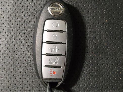 Used 2018 Nissan Rogue SL image 32