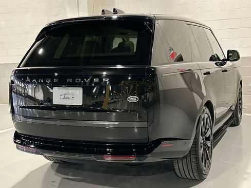 Certified 2023 Land Rover Range Rover SE image 3