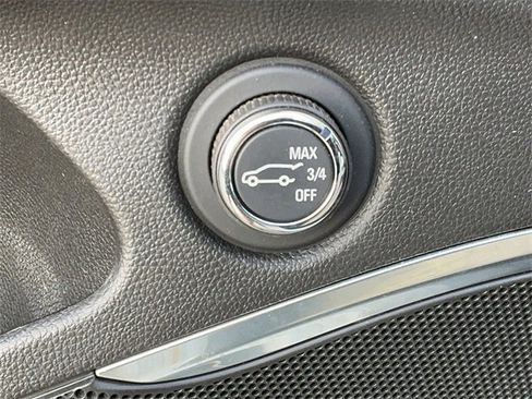 Used 2023 Buick Enclave Avenir w/ Avenir Technology Package image 18