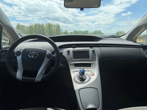 Used 2015 Toyota Prius Two image 16