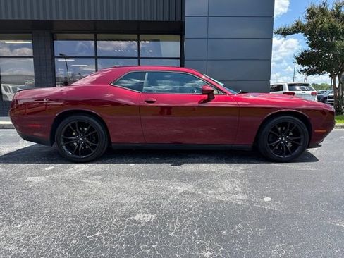 Used 2017 Dodge Challenger R/T w/ Driver Convenience Group RWD image 2