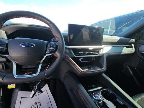 Used 2025 Ford Explorer ST image 11
