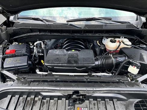 Used 2024 Chevrolet Silverado 1500 LT RWD image 11