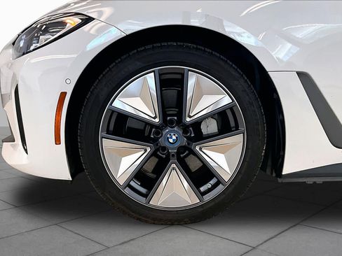 Used 2024 BMW i4 eDrive40 w/ Premium Package RWD image 9