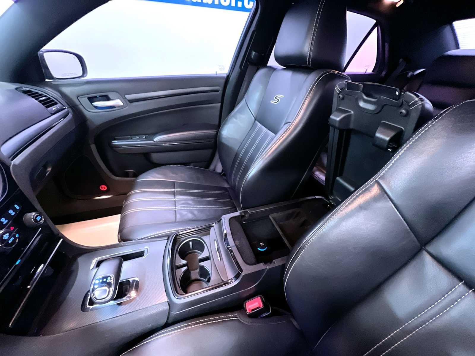Used 2014 Chrysler 300 S AWD/4WD image 27