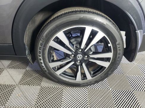 Used 2020 Nissan Kicks SV image 29