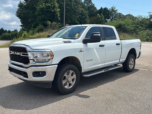 Used 2024 RAM 2500 Big Horn AWD/4WD image 1