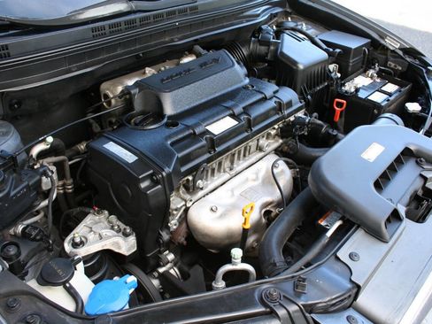 Used 2008 Hyundai Elantra GLS image 23